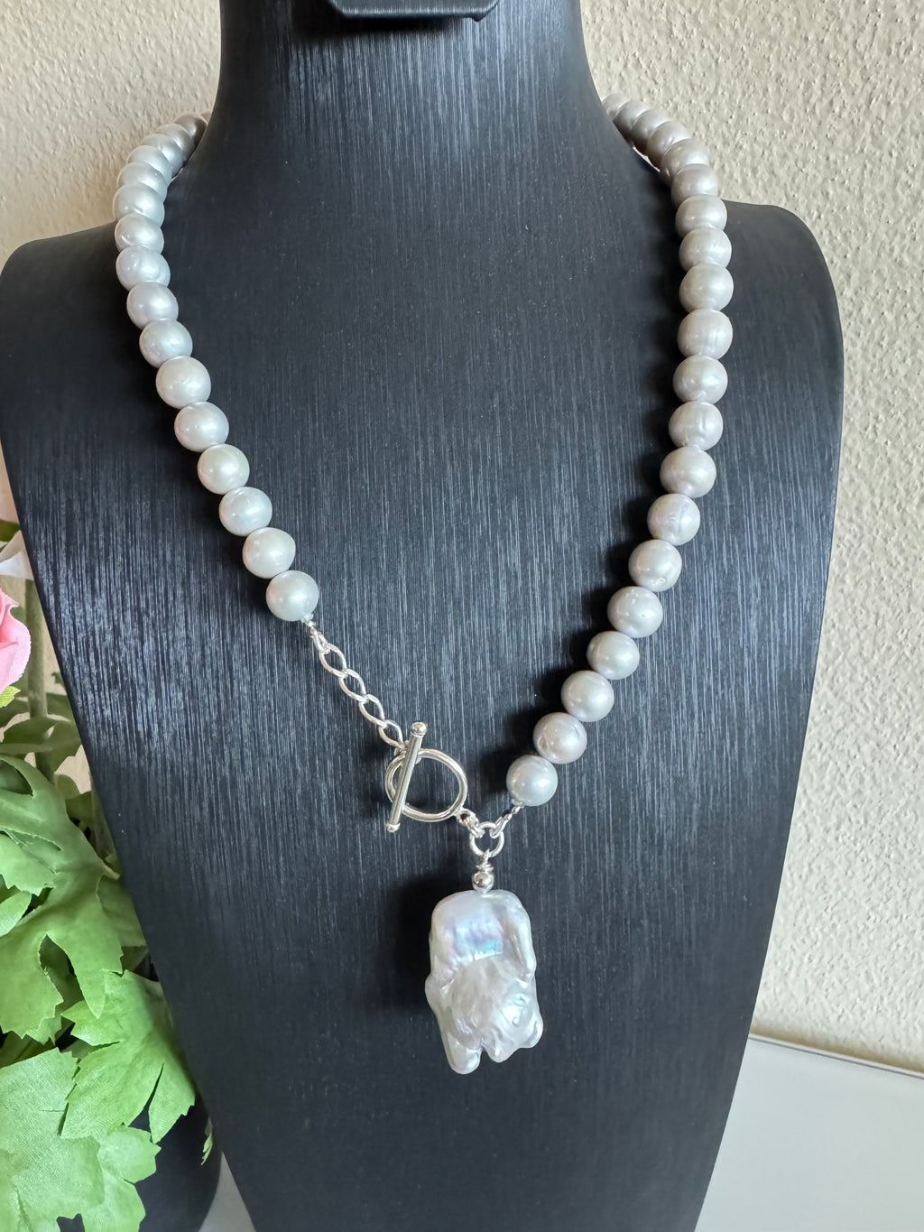 Sterling silver freshwater grey colour pearl necklace