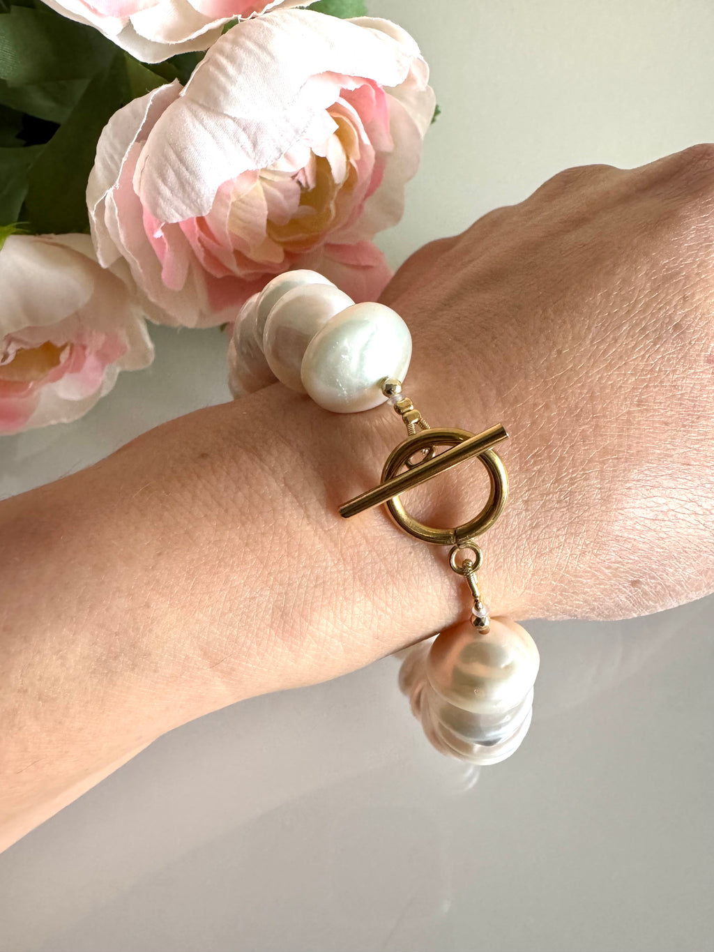 Freshwater coin shape pearls bracelet with stainless gold clasps