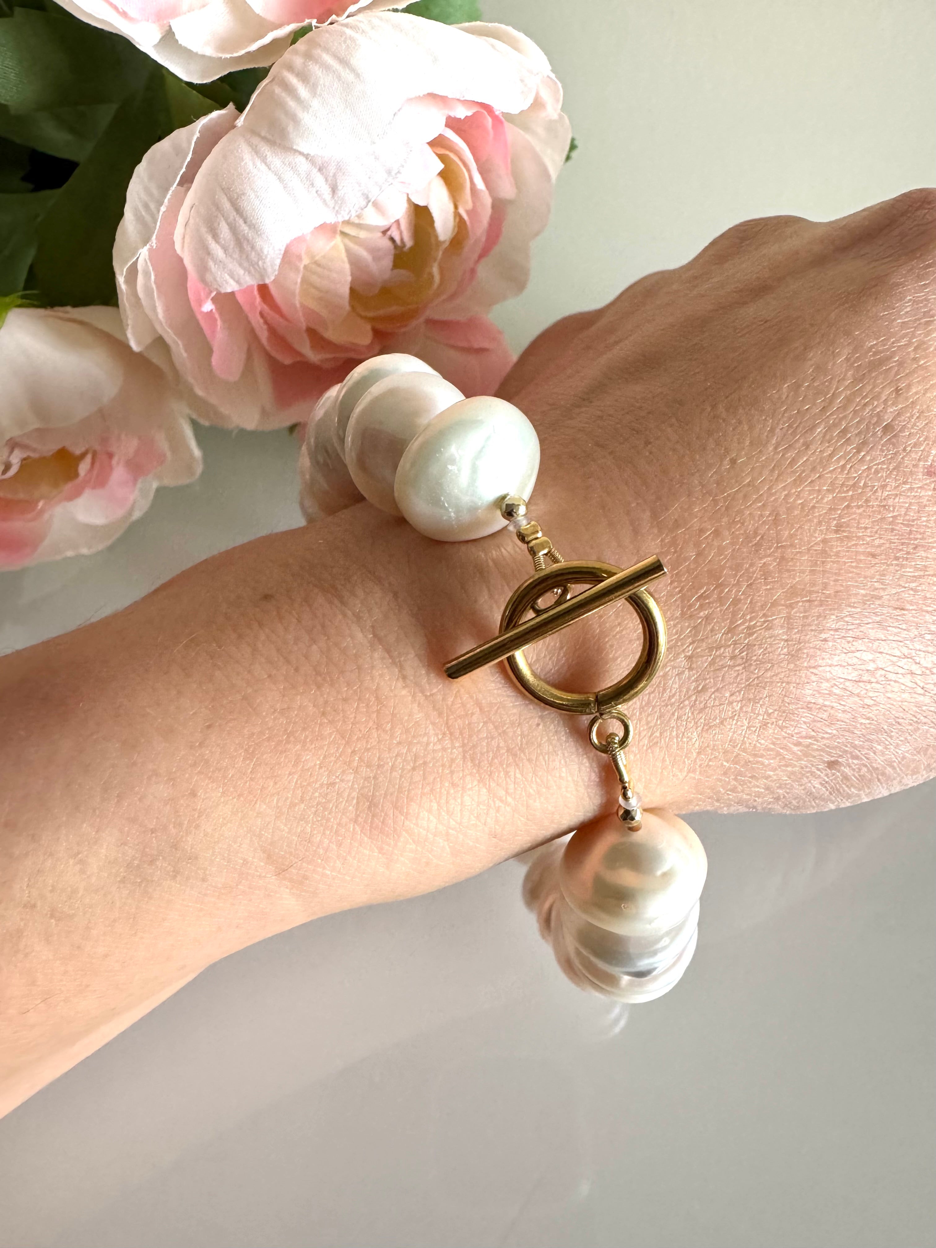 Freshwater coin shape pearls bracelet with stainless gold clasps