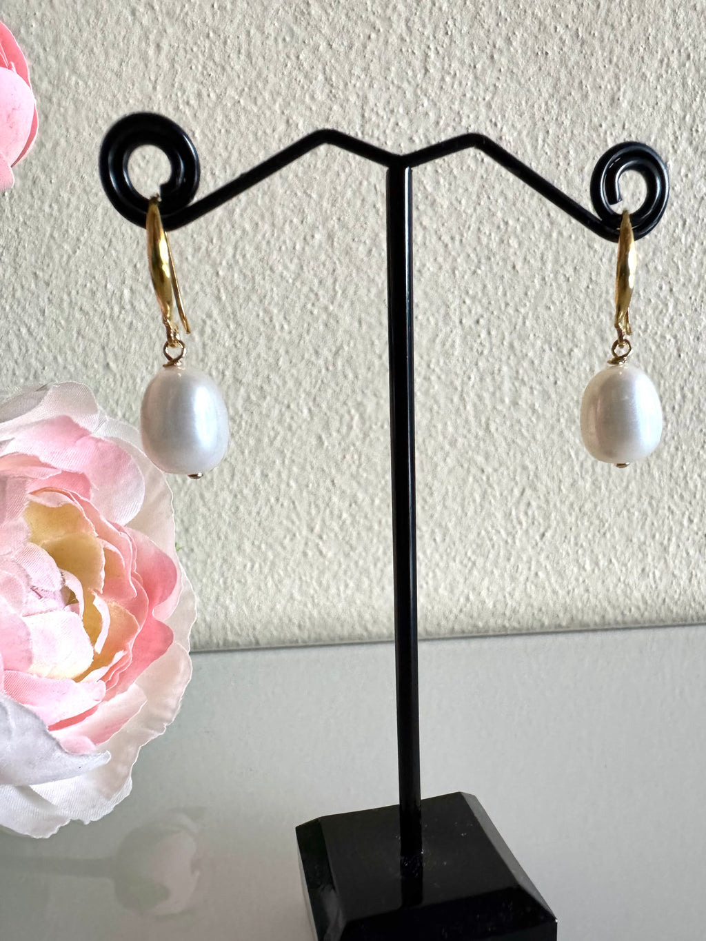 Freshwater pearl earrings with sterling silver gold plated settings