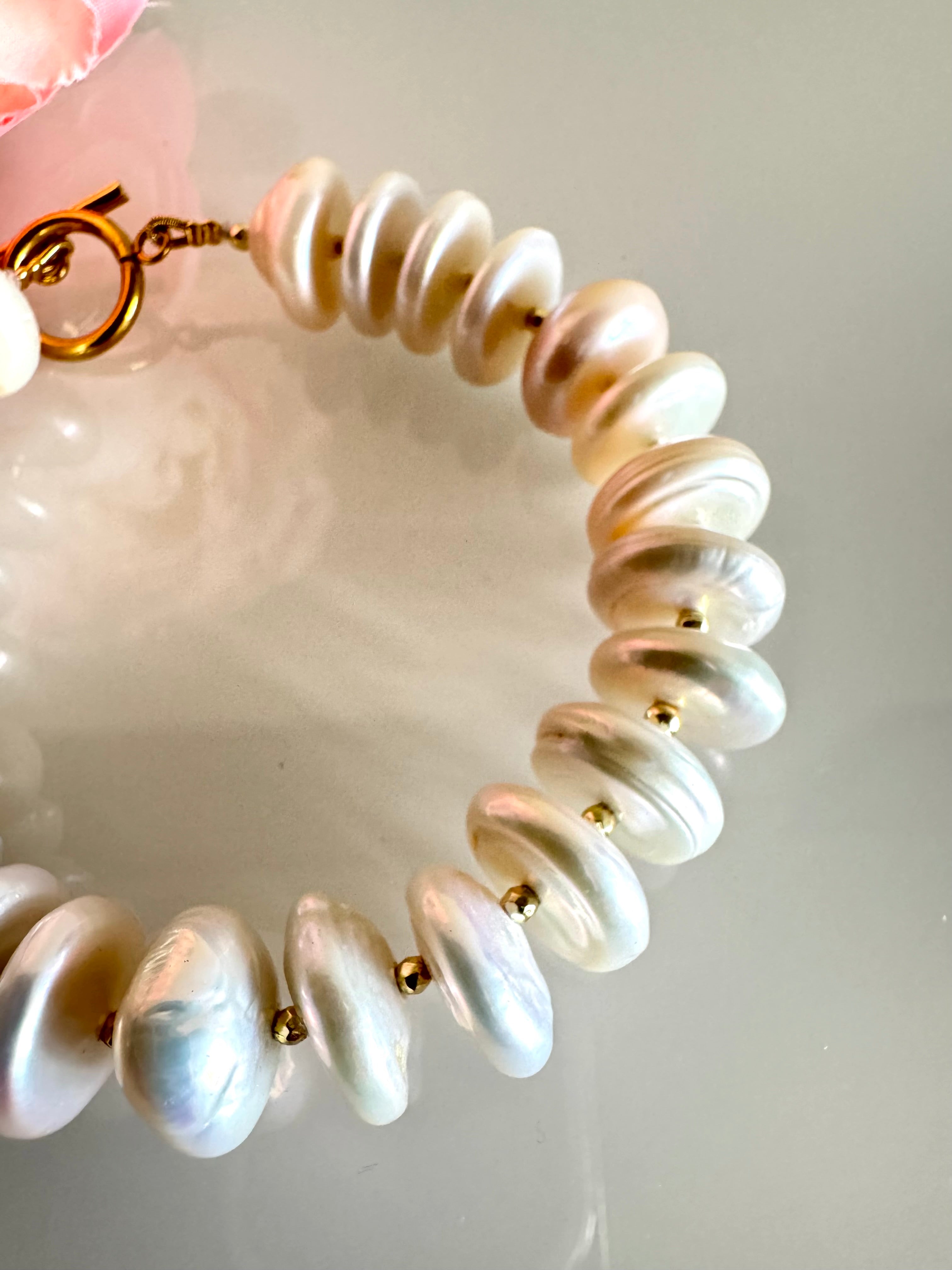 Freshwater coin shape pearls bracelet with stainless gold clasps
