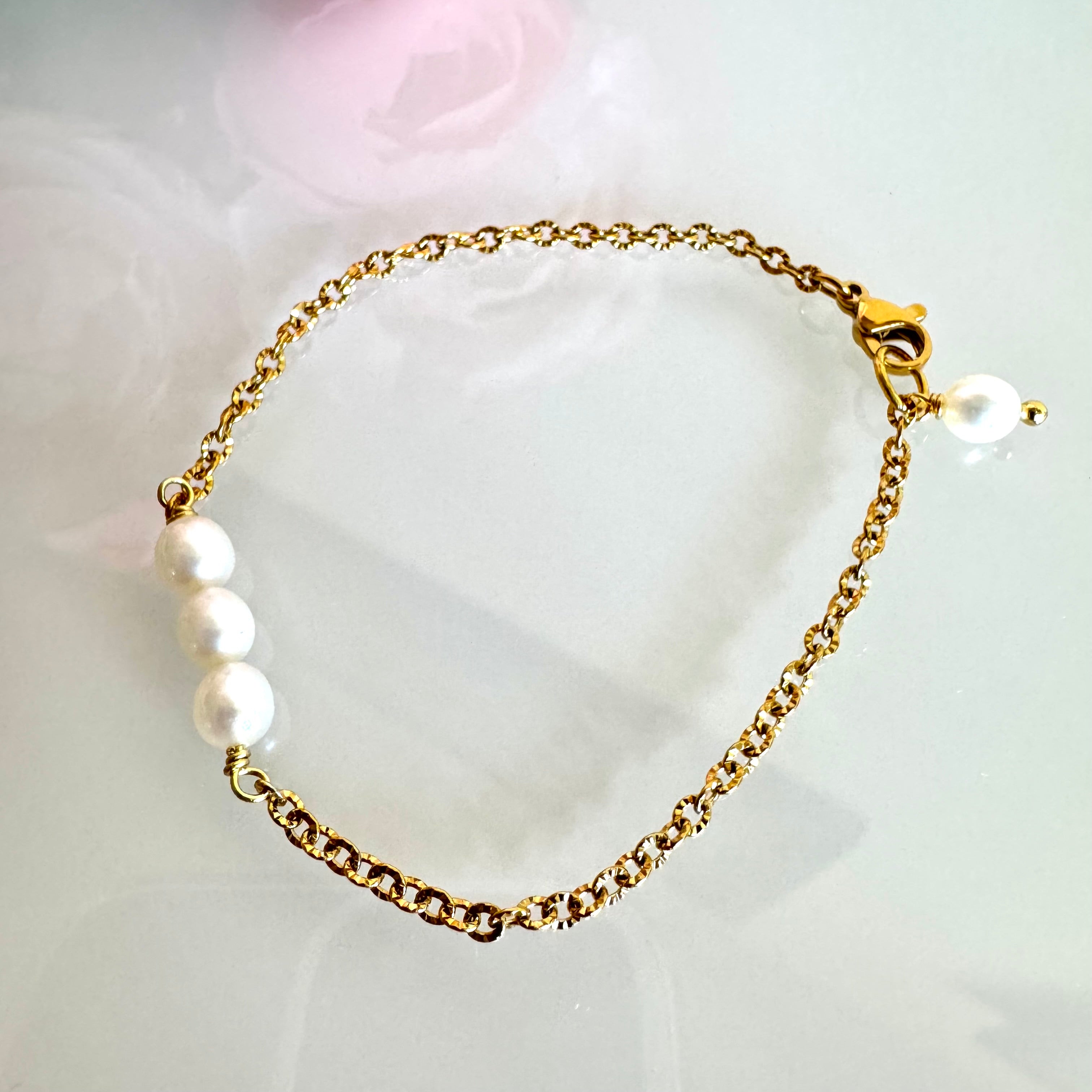 Freshwater pearl chain bracelet with stainless gold(Tarnish free & water proof)
