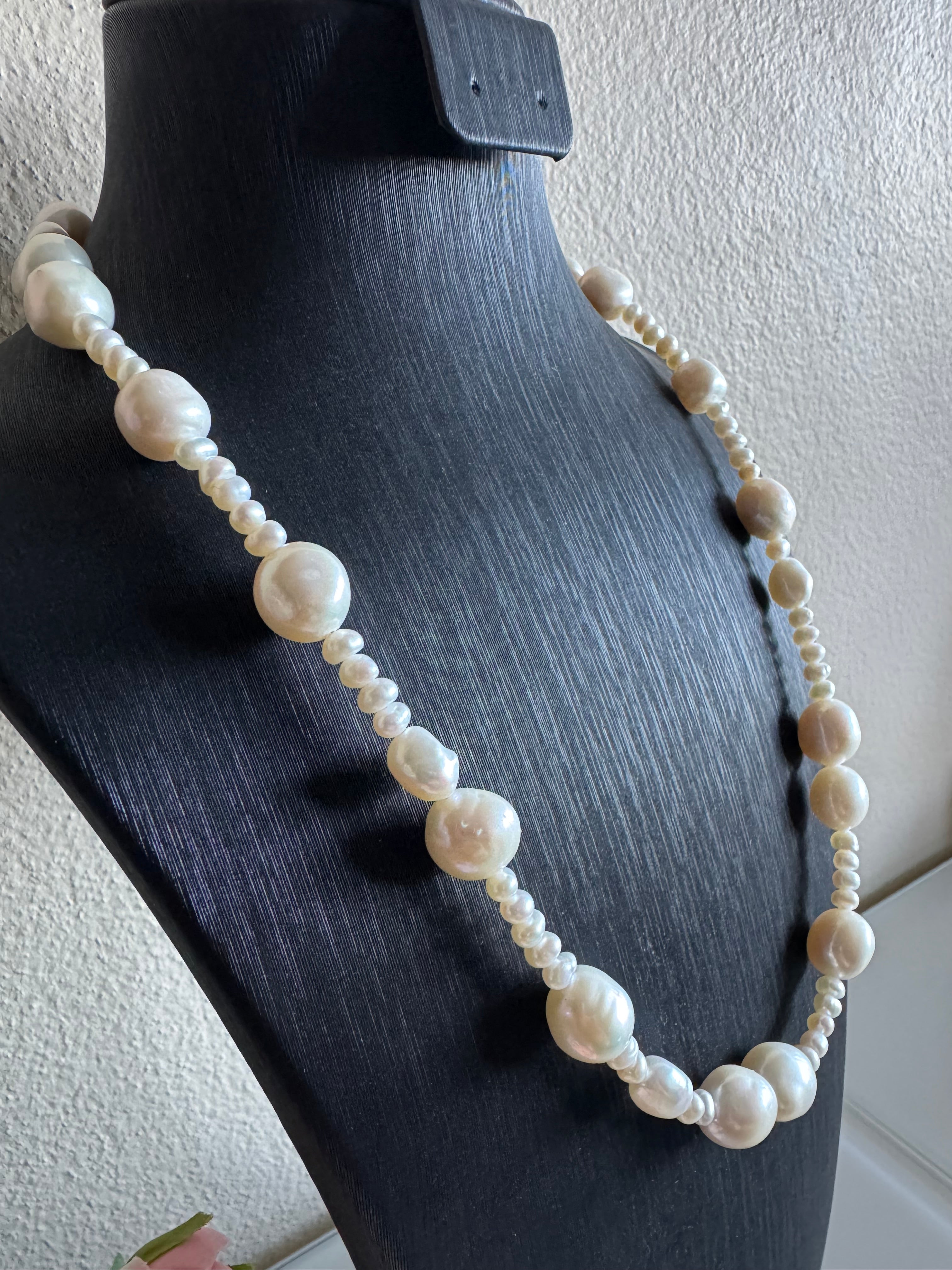 Natural freshwater pearl necklace with stainless gold clasps