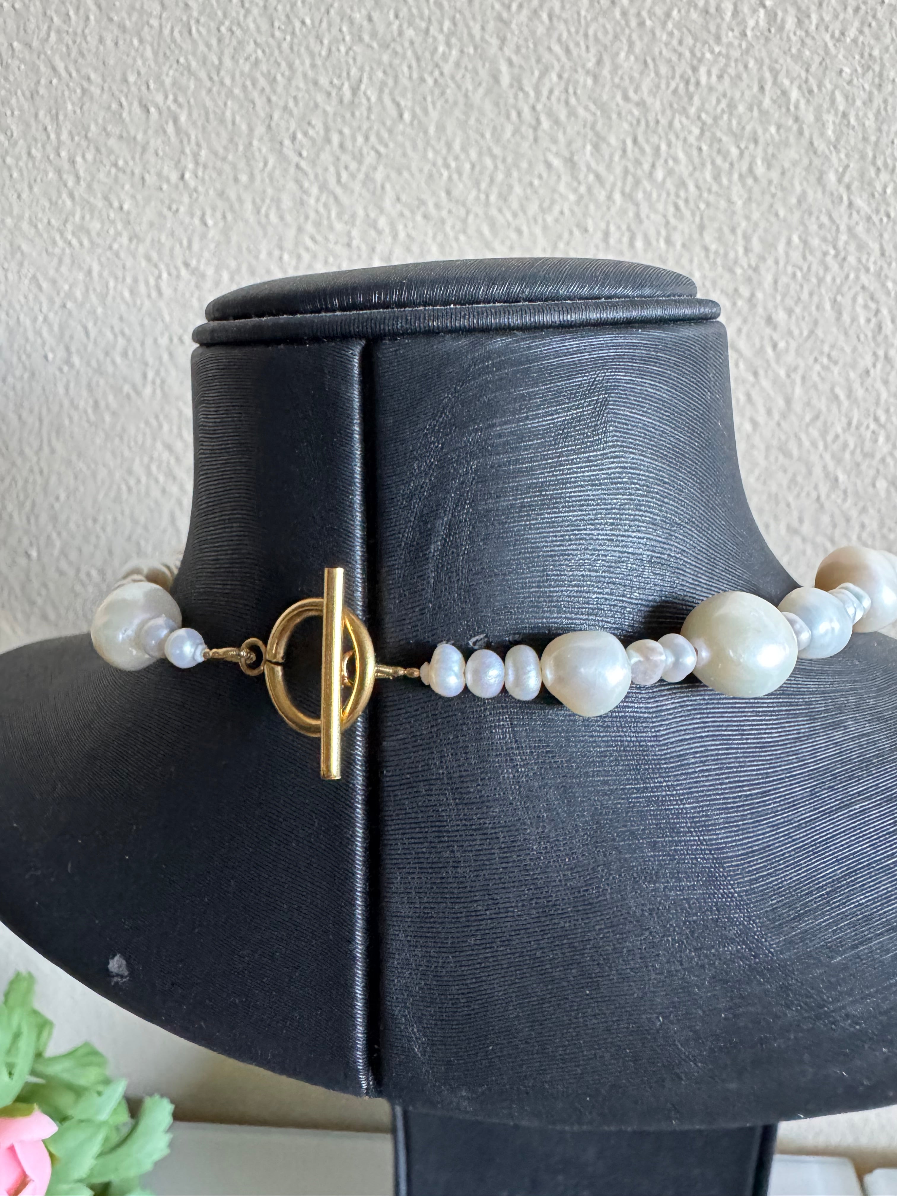 Natural freshwater pearl necklace with stainless gold clasps