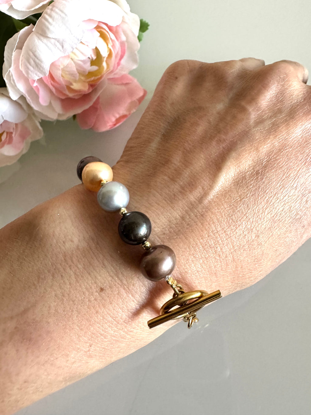 Multiple colour freshwater pearl bracelet with stainless gold clasps(Tarnish free & water proof)