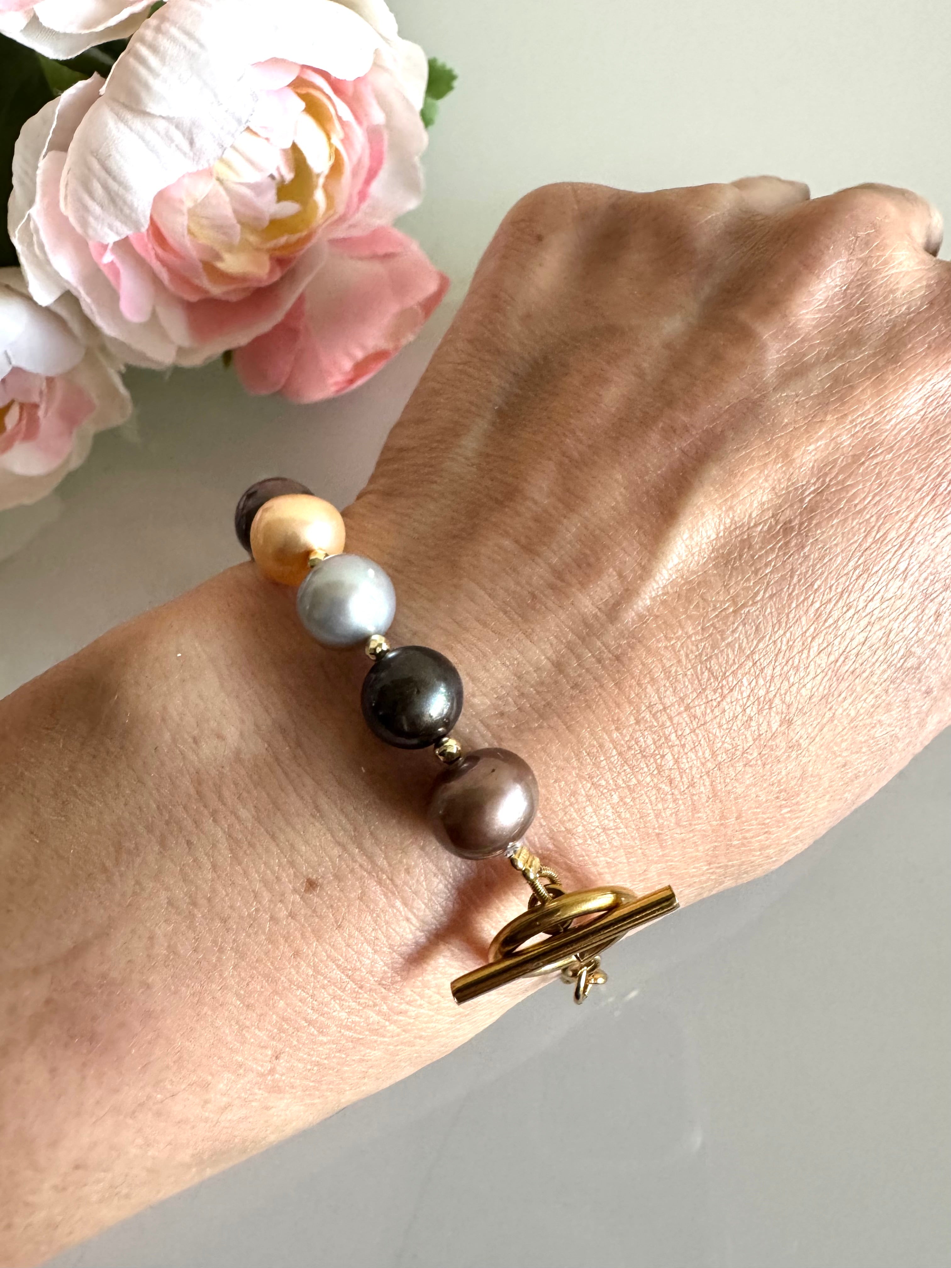 Multiple colour freshwater pearl bracelet with stainless gold clasps(Tarnish free & water proof)