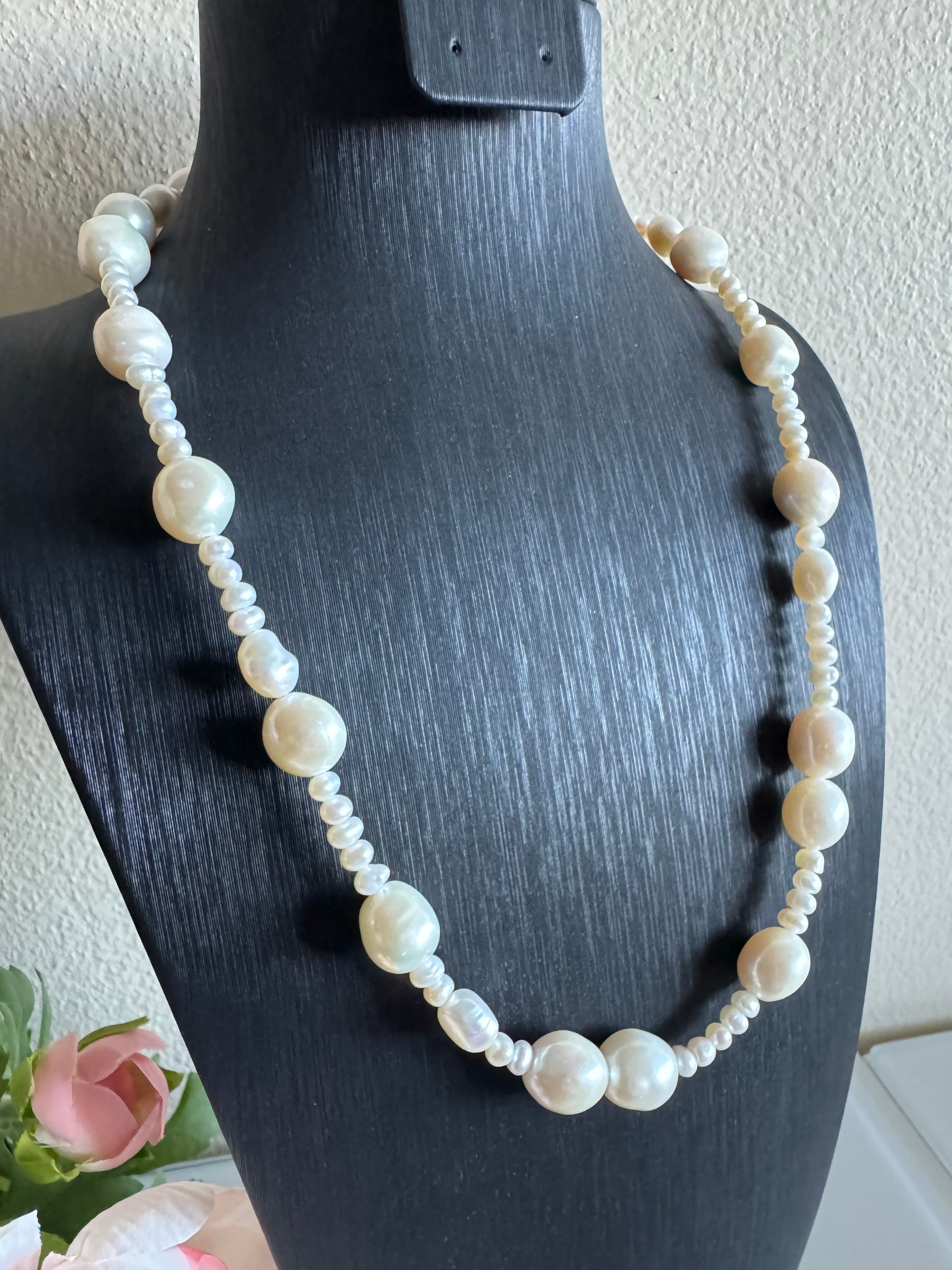 Natural freshwater pearl necklace with stainless gold clasps