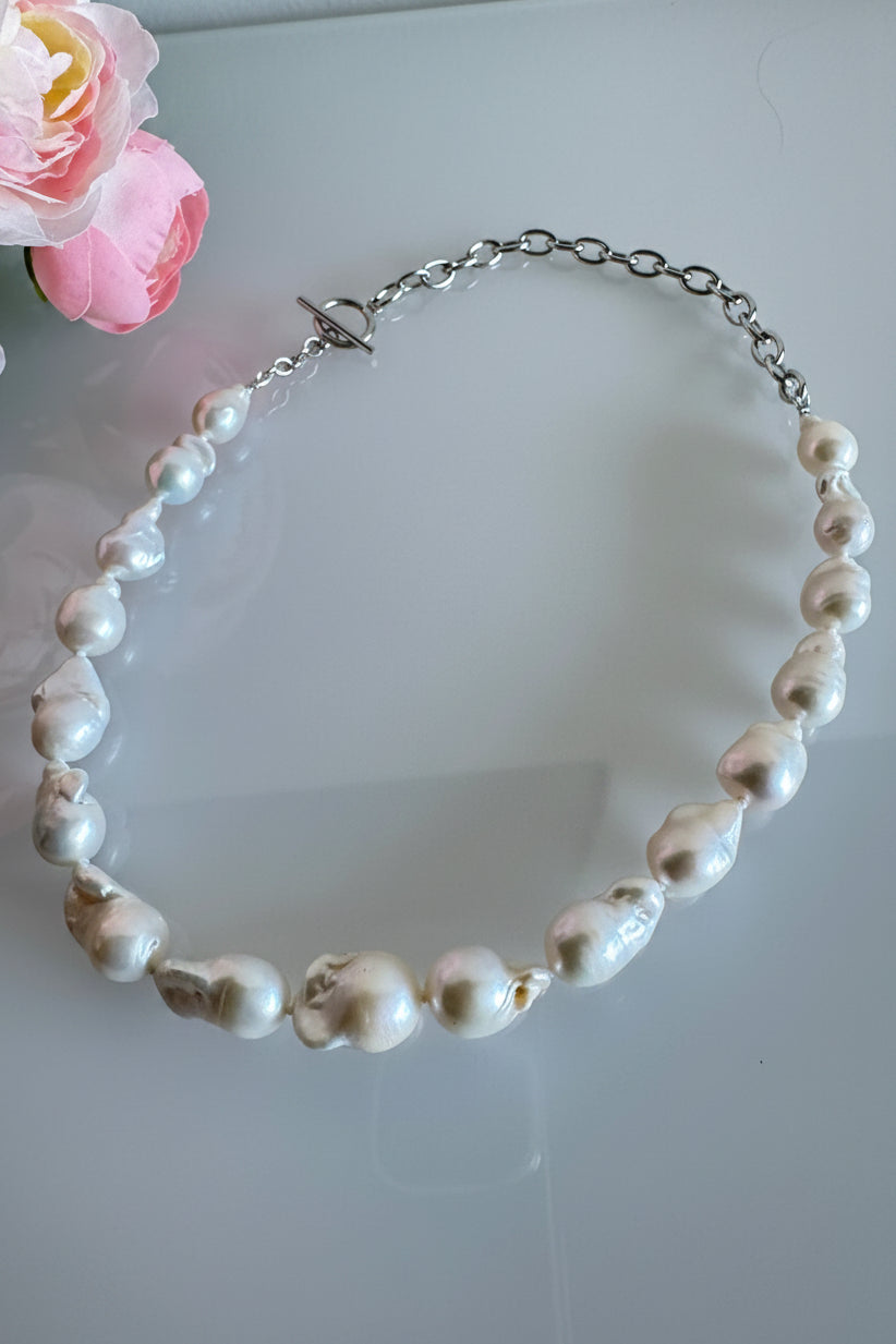 Freshwater baroque pearl necklace with stainless clasps and chains