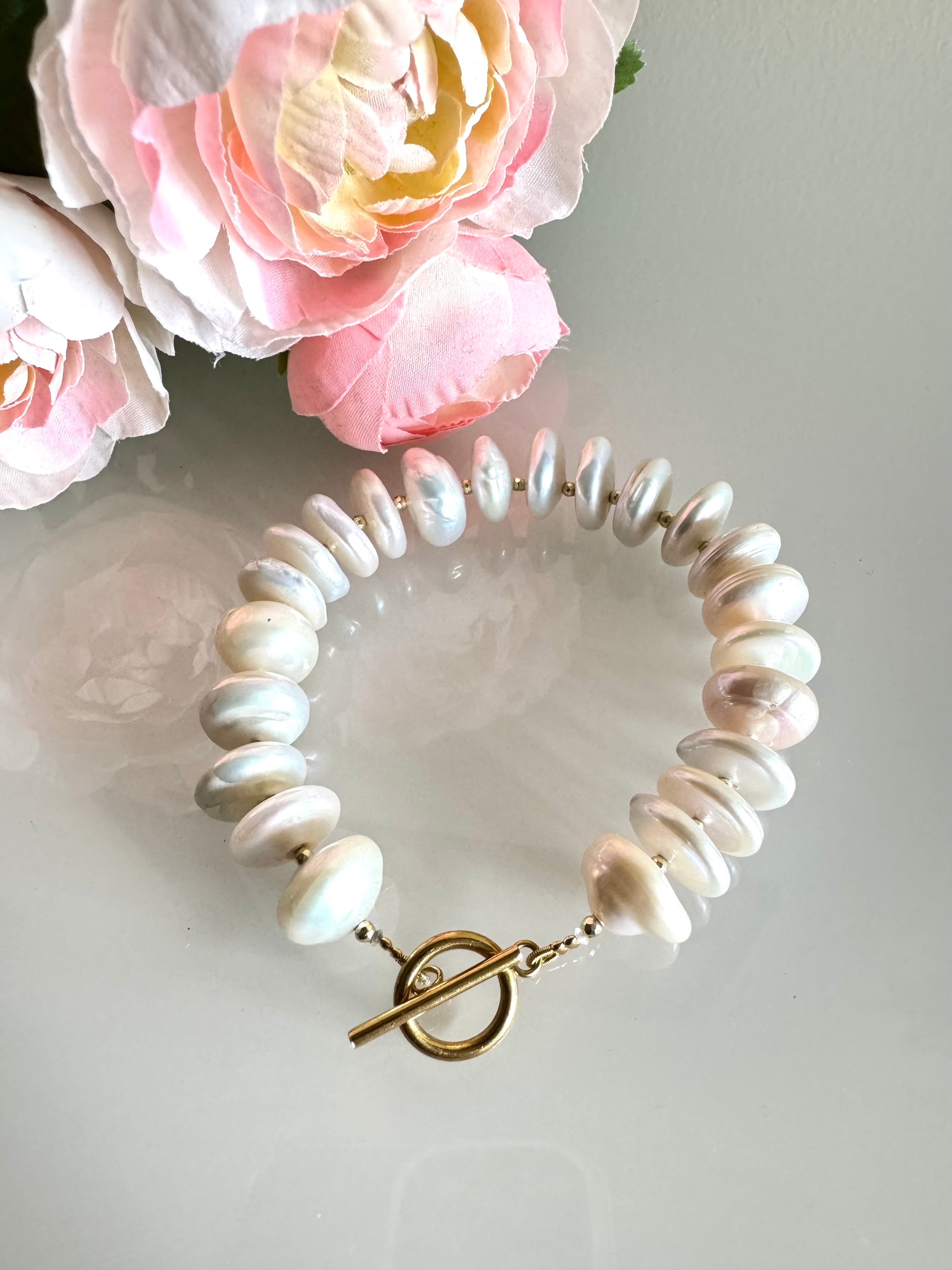 Freshwater coin shape pearls bracelet with stainless gold clasps