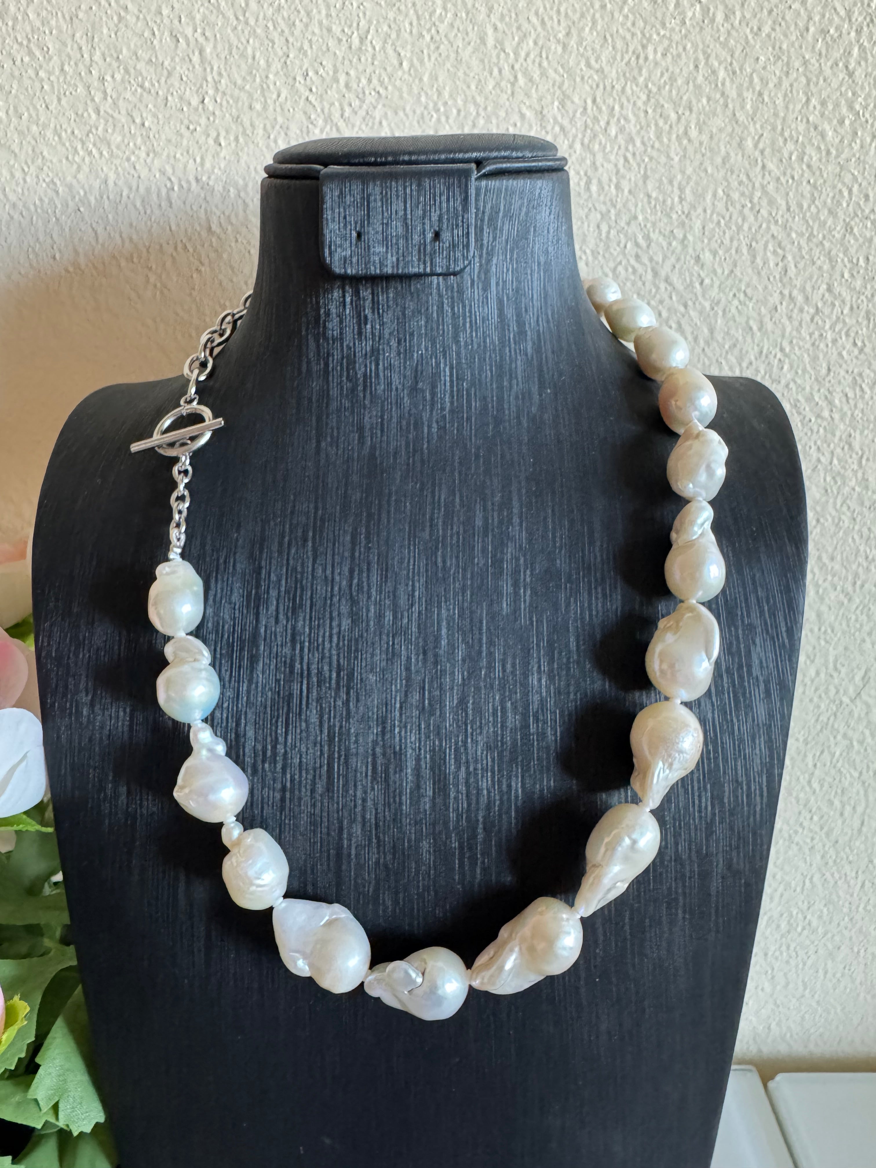 Freshwater baroque pearl necklace with stainless clasps and chains