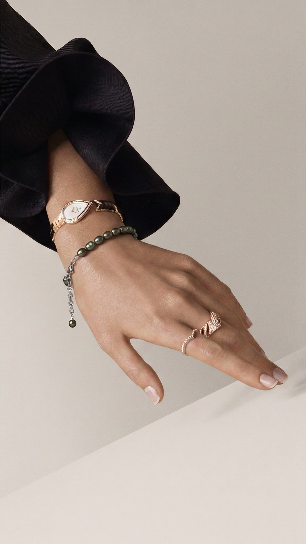 Freshwater oval shape black pearl bracelet with surgical stainless chain &clasps