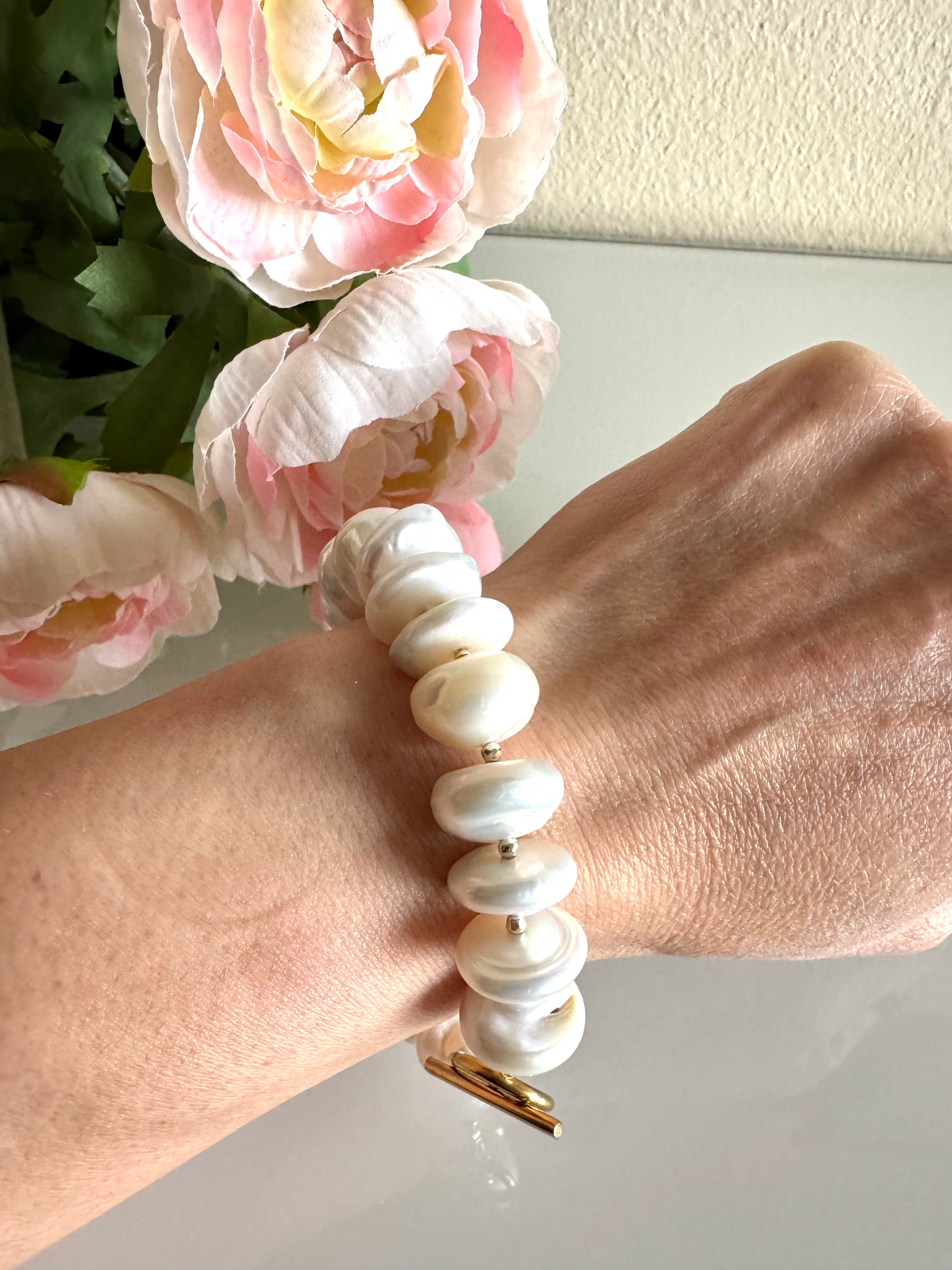 Freshwater coin shape pearls bracelet with stainless gold clasps