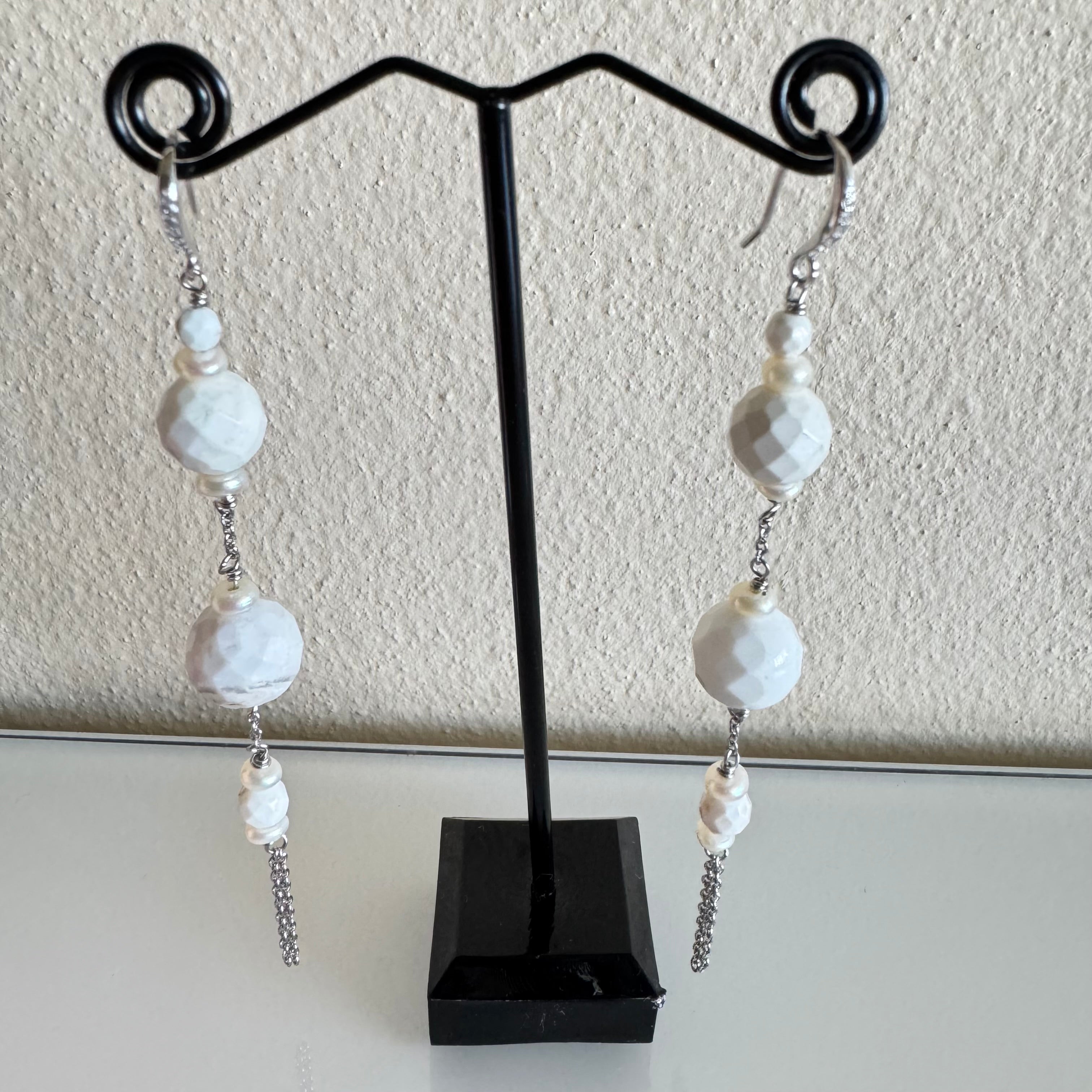 Howlite stone and freshwater pearl earring with sterling silver hooks and stainless chains
