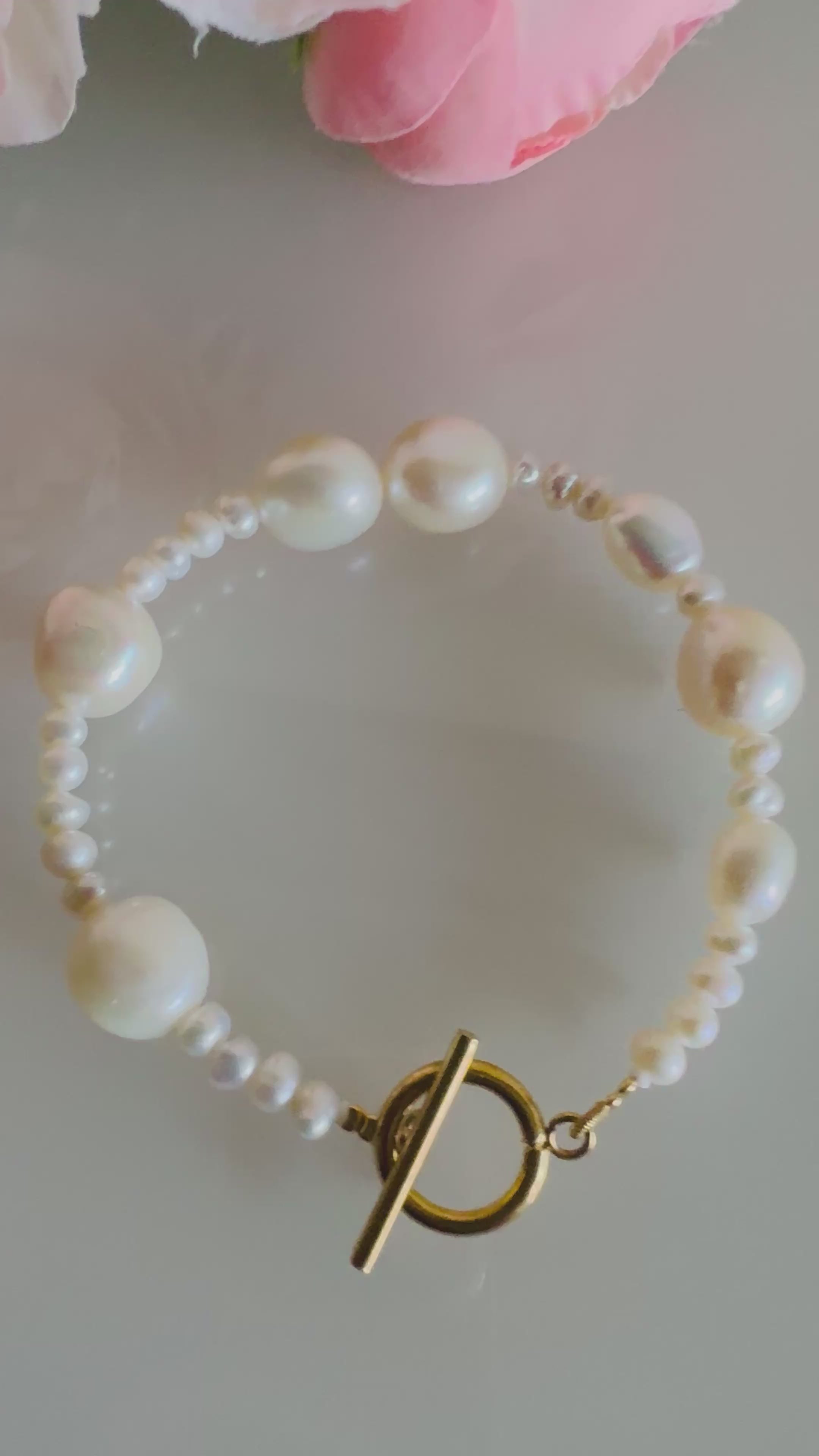 Natural Freshwater pearl bracelet with stainless gold clasps