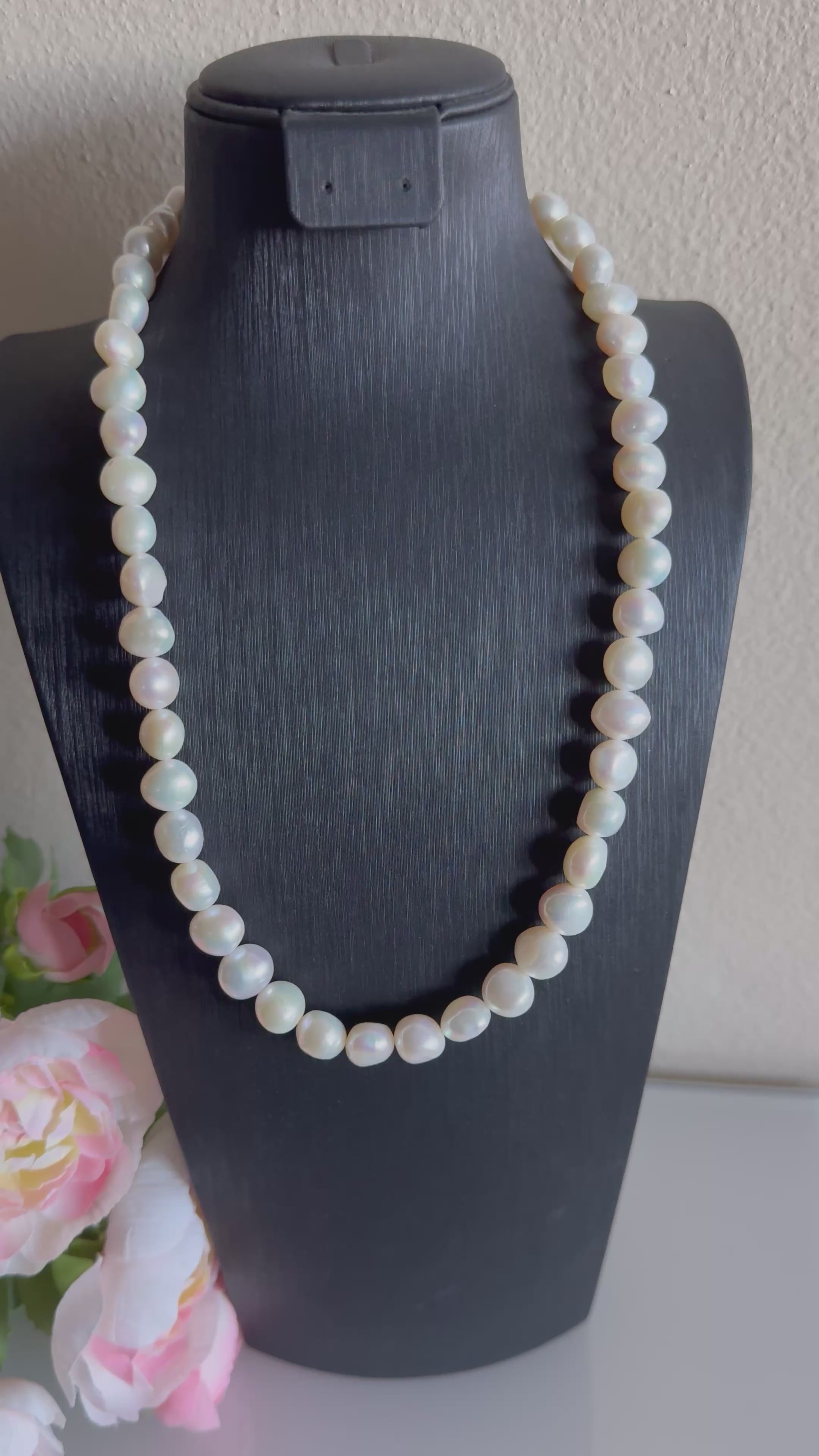 Natural freshwater pearl necklace with stainless clasps